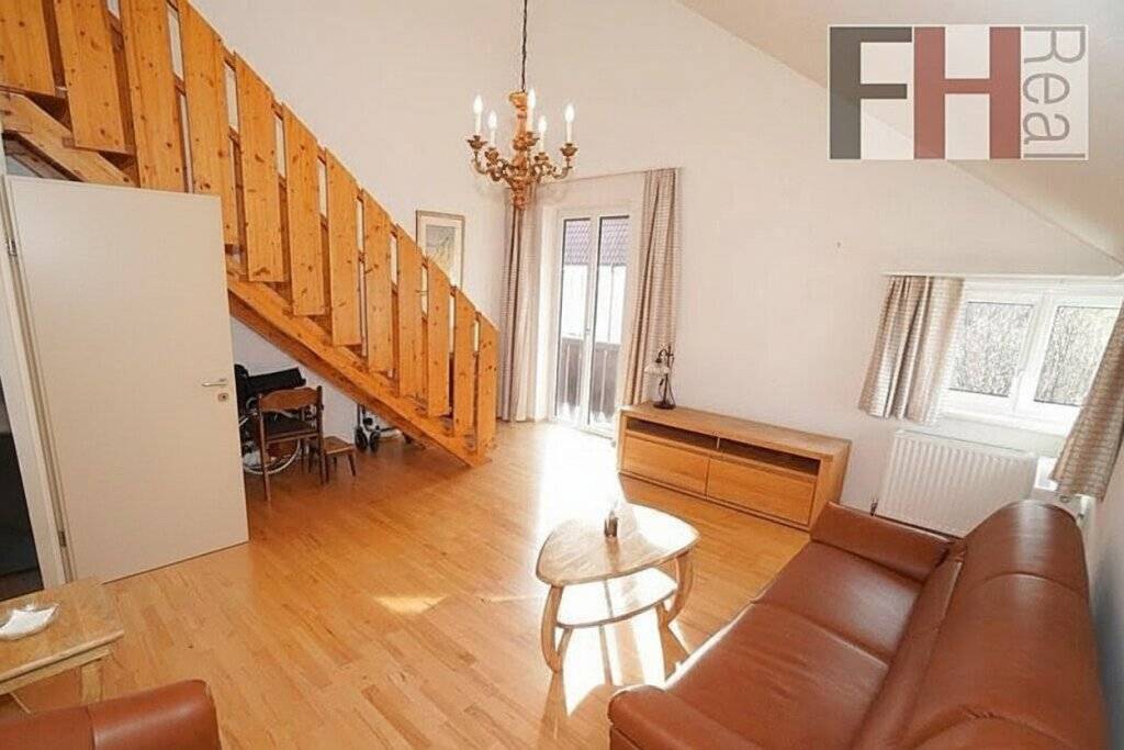 Helles 2,5 Zimmer Apartment mit Balkon, Dachterrasse und viel Flair - Ansicht 2