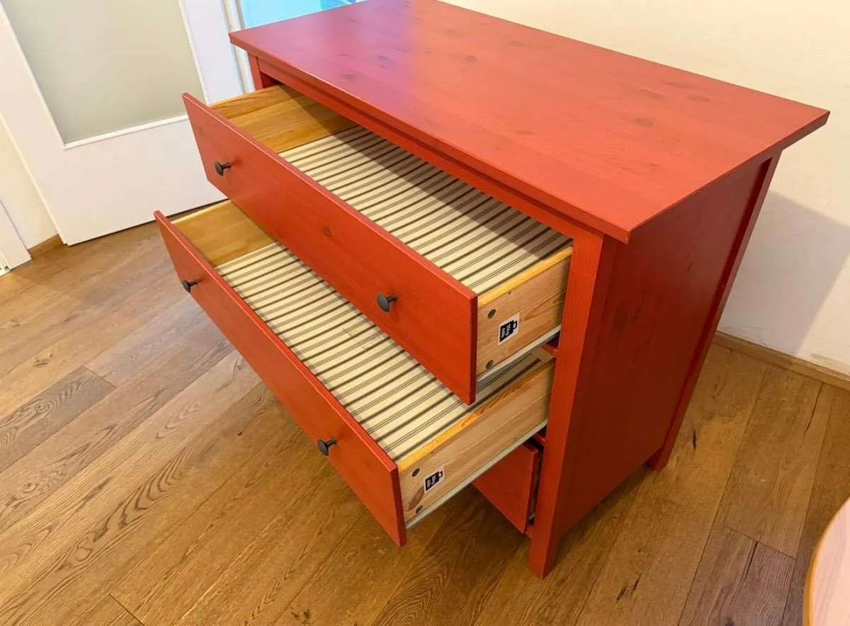 Ikea Hemnes Kommode rot, € 45,- (1230 Wien)
