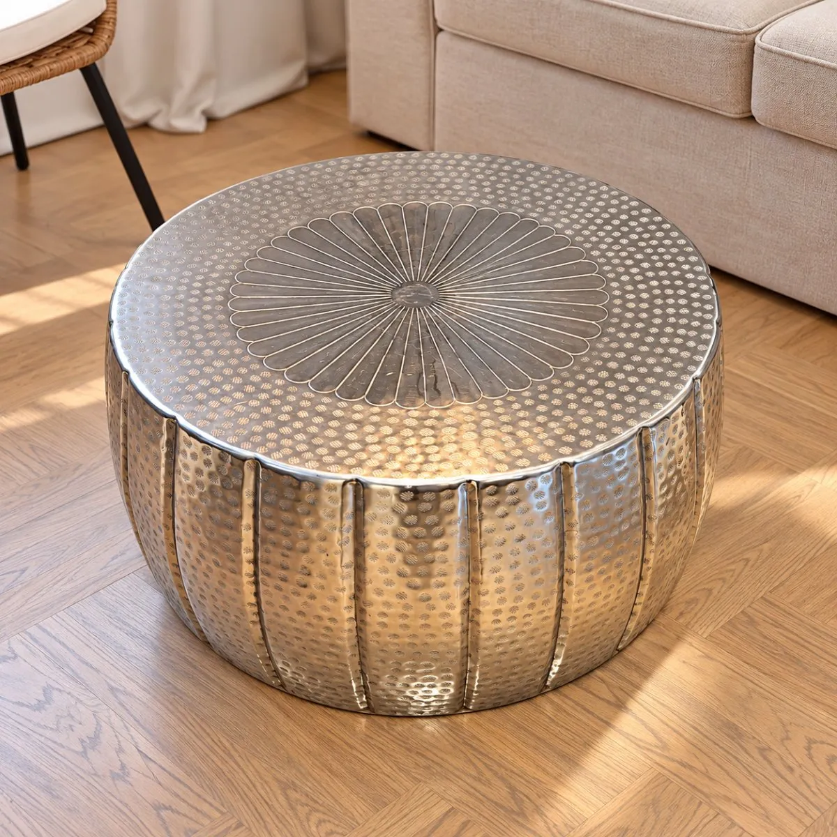 Silberner Couchtisch / Wohnzimmertisch - Ø 64 cm, € 65,- (5400 Taxach)