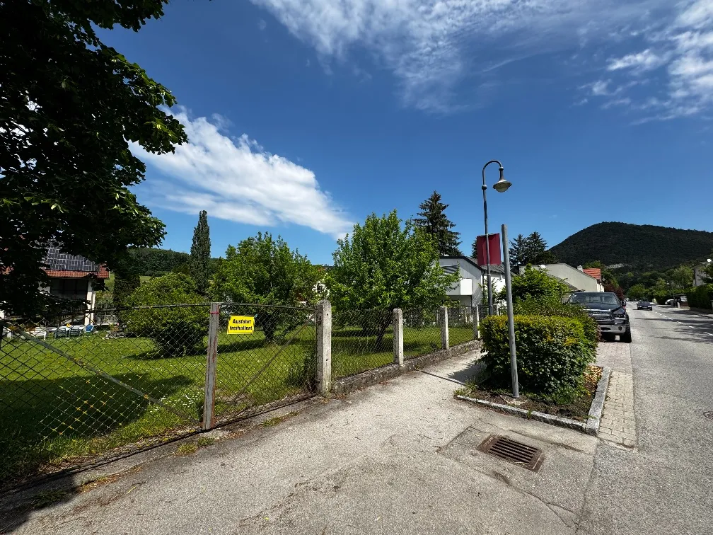 PROVISIONSFREI: Rarität im Wienerwald in Gaaden bei Mödling: Quadratischer Baugrund (570 m²) - Ideal für Familien & Bauträger - Ansicht 2