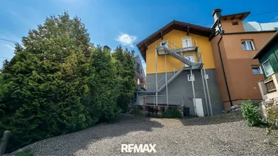 9-Zimmer-Haus kaufen in Vöcklabruck – 237 m², € 219.000
