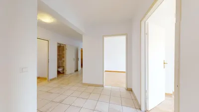 helle 4-Zi-Familien- oder WG-Wohnung im Neubau in zentraler Lage – Bild 3