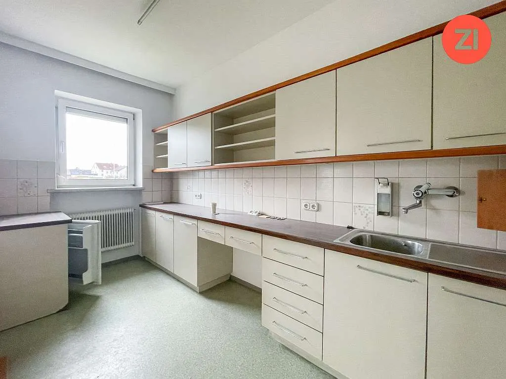 Praxisfläche in Sanierung - zentrale Lage Traun! - Ansicht 3