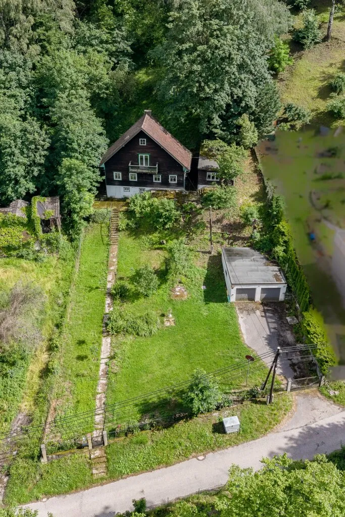Traumhaftes Grundstück mit sanierungsbedürftigem Bestandshaus und Neubaufläche in absoluter Ruhelage - Widok 2