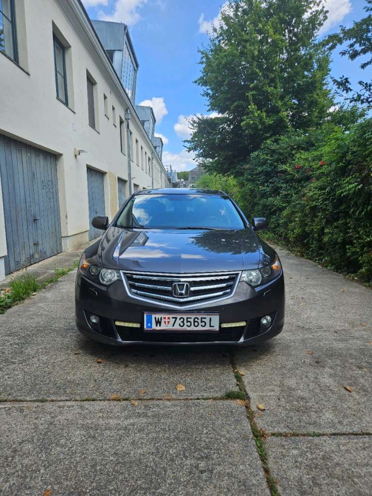 HondaAccord2.2i-DTECEleganceLimousine