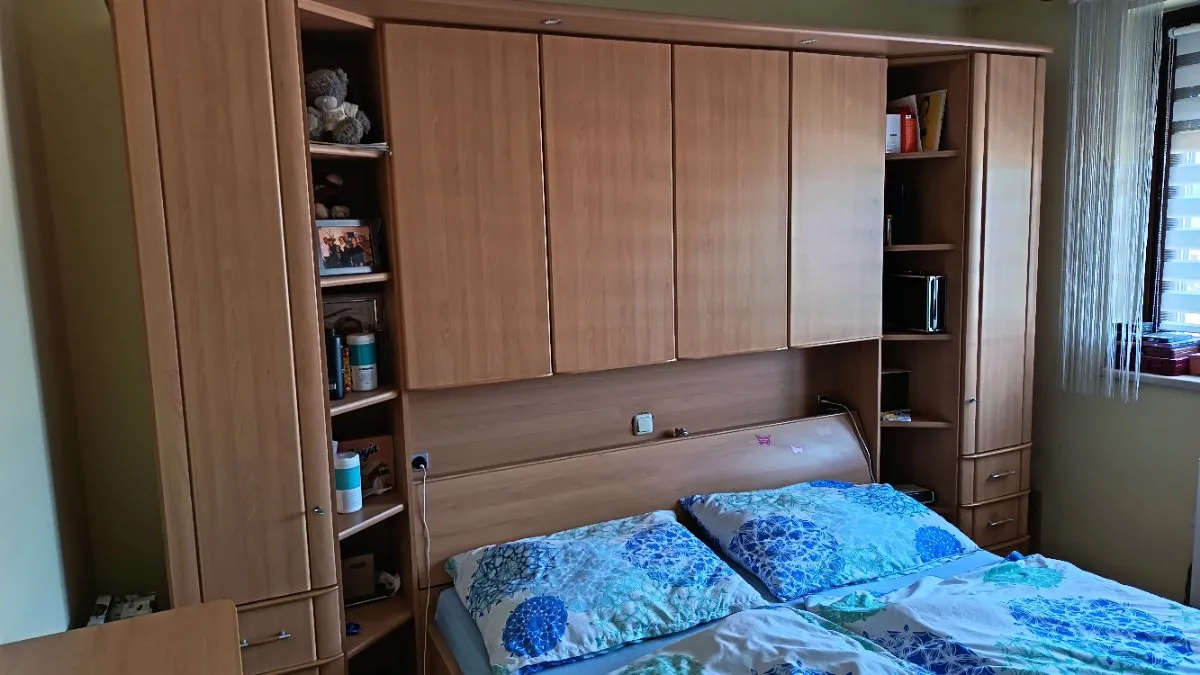 Zu verschenken: Komplett-Schlafzimmer - Schlafzimmer