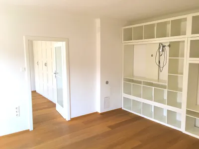 PERFEKT AUFGETEILTE 2-ZIMMERWOHNUNG BEIM AUGARTEN !!! – Bild 2