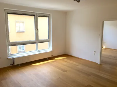 PERFEKT AUFGETEILTE 2-ZIMMERWOHNUNG BEIM AUGARTEN !!!