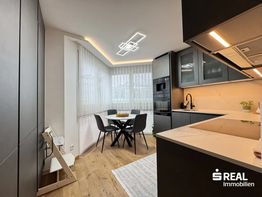 Hochwertig sanierte 4-Zimmer-Wohnung mit Loggia, Stellplatz und großem Keller - Ansicht 3