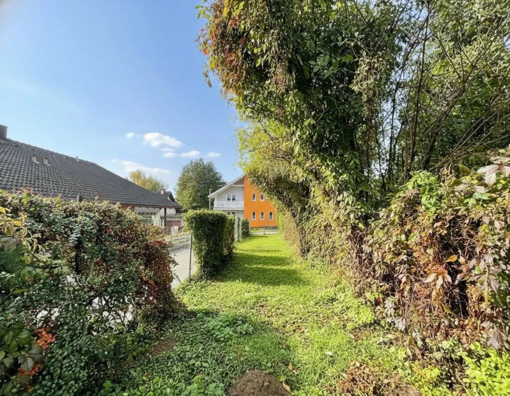 IHR BAUPLATZ IM GRÜNEN - ca. 861m² Grund - Teilaufgeschlossen - Südwestliche Ausrichtung - Beste Anbindung nach Wien - Ansicht 3