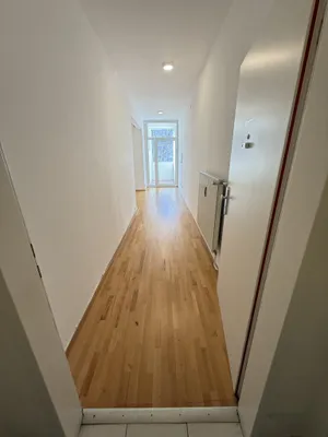 Helle 2-Zi-Wohnung mit Loggia, Einbauküche & Lift in 1150 Wien - WG geeignet! – Bild 2