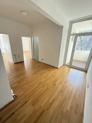 Helle 2-Zi-Wohnung mit Loggia, Einbauküche & Lift in 1150 Wien - WG geeignet! – Bild 3