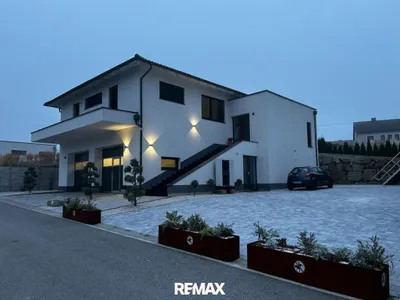 5-Zimmer-Haus kaufen in Perg – 142,2 m², € 869.000 – Bild 2 von 34