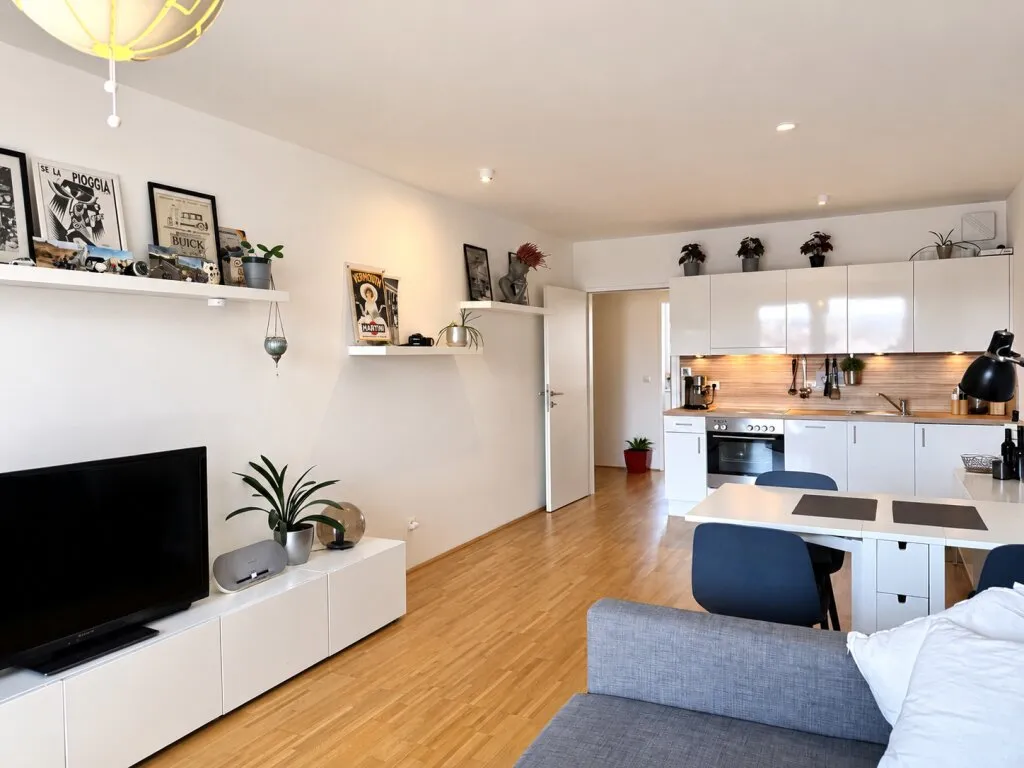 Großzügiges 2-Zimmer-Business-Apartment nahe Schönbrunn - Loggia, Fernblick aus dem 7. Obergeschoss & flexible Mietdauer - Ansicht 2