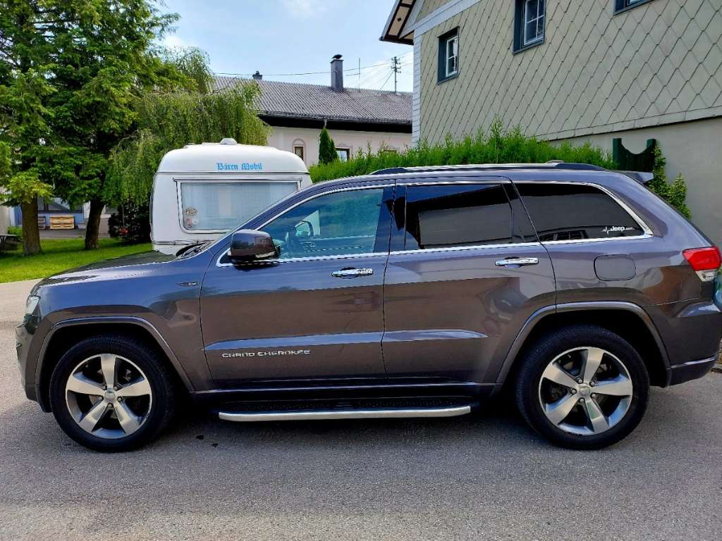 Jeep Grand Cherokee Overland SUV / Geländewagen