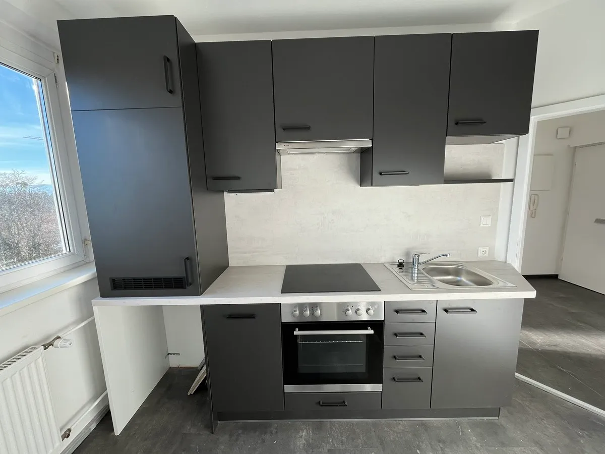 Sanierte Wohnung mit Balkon, Lift &Parkplatz - Ansicht 2