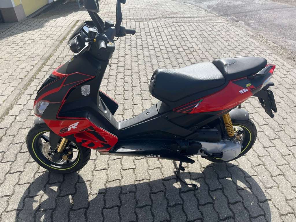 Authentic Verkaufe mein Aprilia sr 50