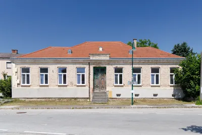 Haus kaufen in Hollabrunn – 194 m², € 279.000