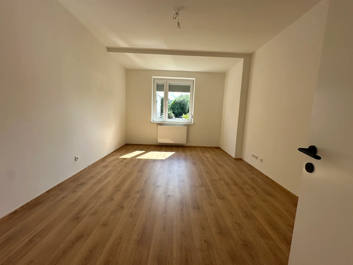 Frisch renovierte 3-Zimmer-Wohnung in beliebter Wohngegend mit separatem Eingang! Schnell sein lohnt sich! - Ansicht 2