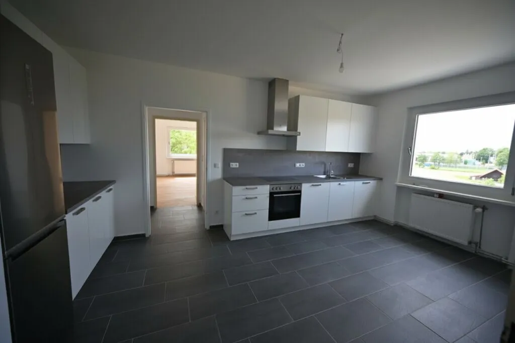 Helle Wohlfühlwohnung mit großzügiger Wohnküche in Linz - Widok 2