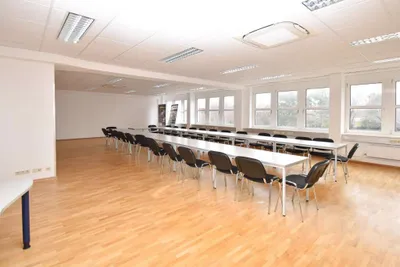 Gewerbeimmobilie mieten in Wien – 219 m², € 2.738 – Bild 1 von 7