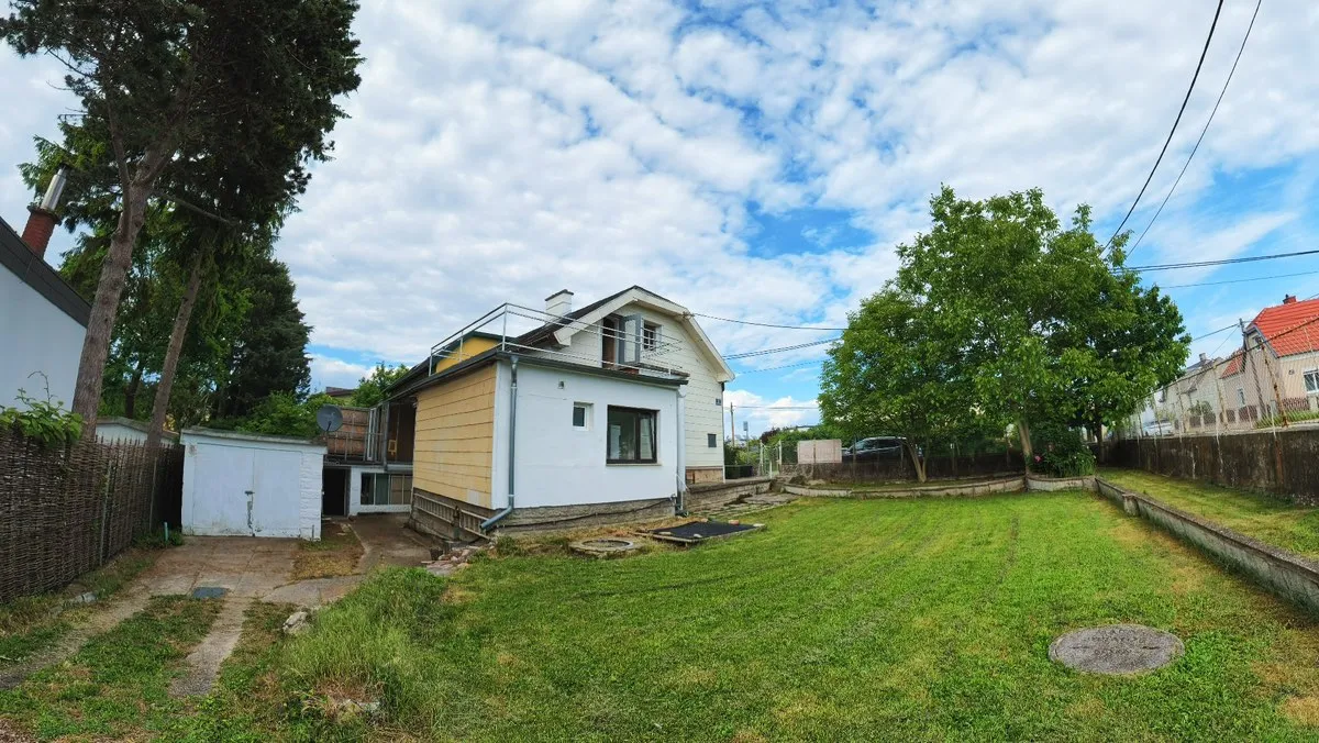 Traumhaftes Eckgrundstück mit Einfamilienhaus - Ansicht 2