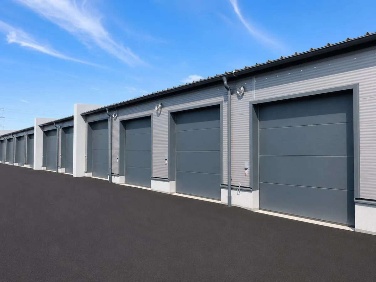 Provisionsfrei! Garagenlager! Mehr Raum - Mehr Möglichkeiten - Mehr Freiheit! - Ansicht 3