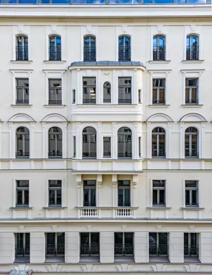 Gewerbeimmobilie mieten in Wien – 1 346 m², € 27 – Bild 1 von 32