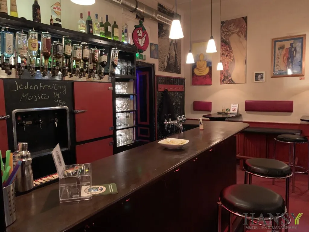 Traditionsreiche Bar in zentraler Lage in Baden - 180 m² Gästebereich, Schanigarten, und viele Stammgäste - Ansicht 3