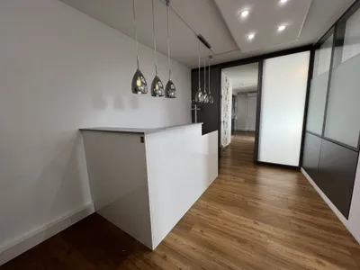 2-Zimmer-Gewerbeimmobilie mieten in Linz – 100 m², € 984 – Bild 2 von 11