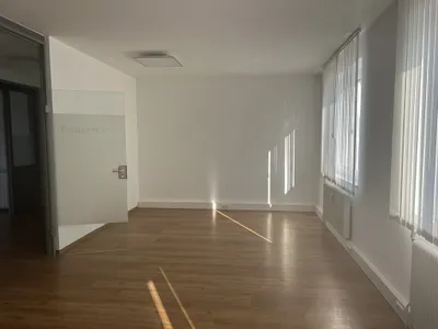 2-Zimmer-Gewerbeimmobilie mieten in Linz – 100 m², € 984 – Bild 4 von 11