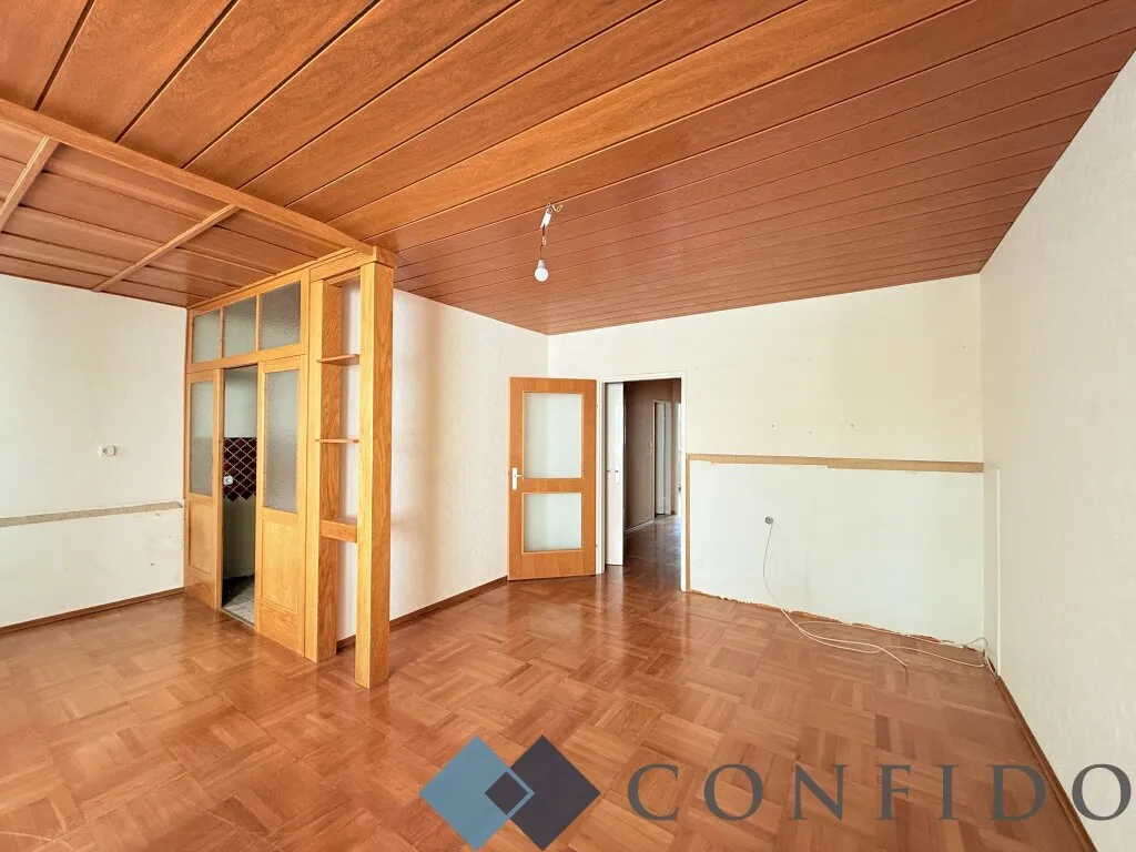RUHELAGE in Klosterneuburg - Sanierungsbedürftige 3 Zimmerwohnung mit Loggia und Grünblick - Ansicht 3