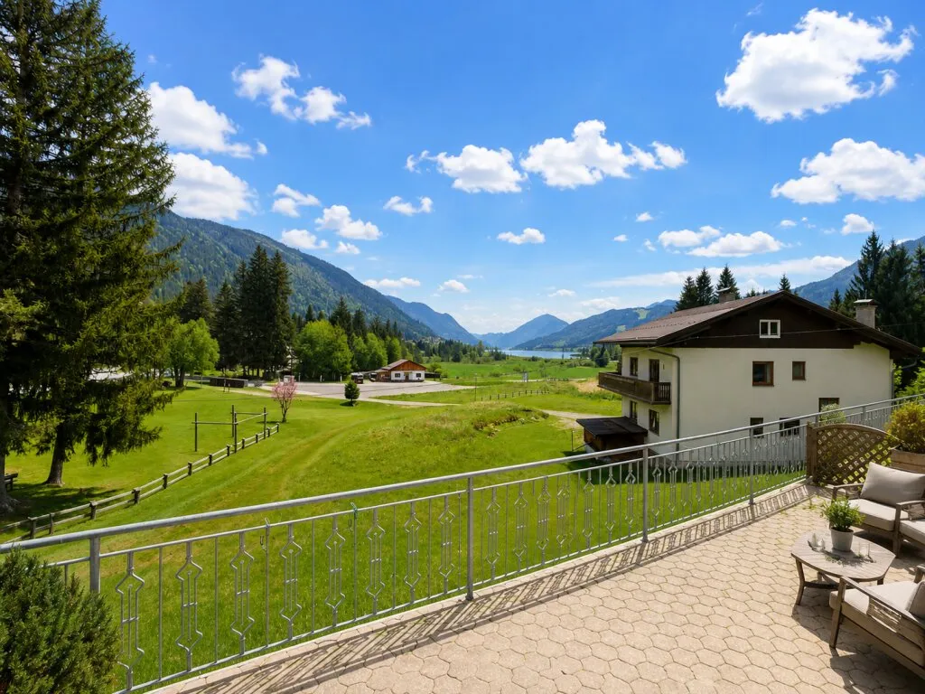 Seltene Perle am Weißensee: Hochwertiges Haus mit See- & Bergblick in absoluter Traumlage - Ansicht 3