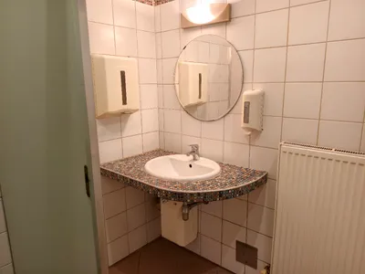 Gewerbeimmobilie mieten in Mödling – 137 m², € 2.800 – Bild 10 von 11