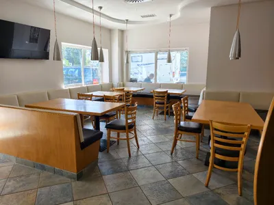 Gewerbeimmobilie mieten in Mödling – 137 m², € 2.800 – Bild 2 von 11