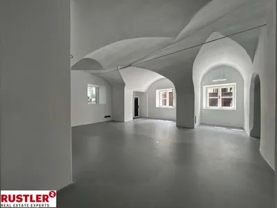 5-Zimmer-Gewerbeimmobilie mieten in Salzburg Stadt – 159 m², € 2.050 – Bild 3 von 9