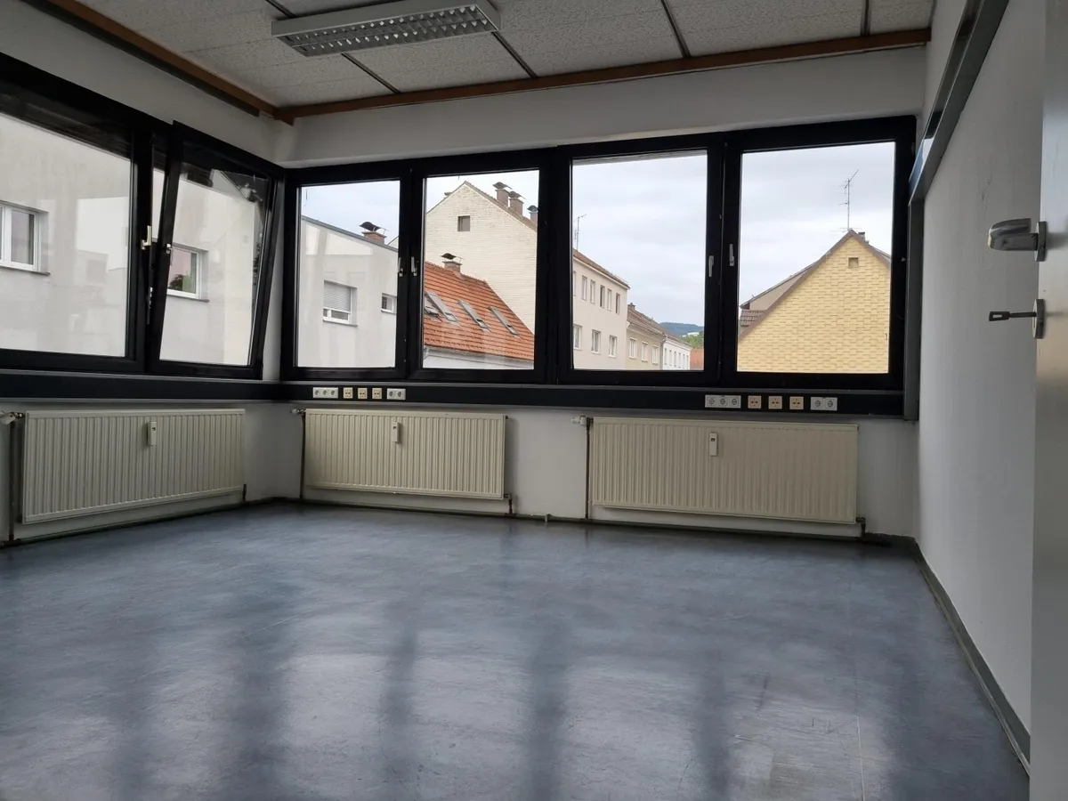 Commercial property, 195 m²