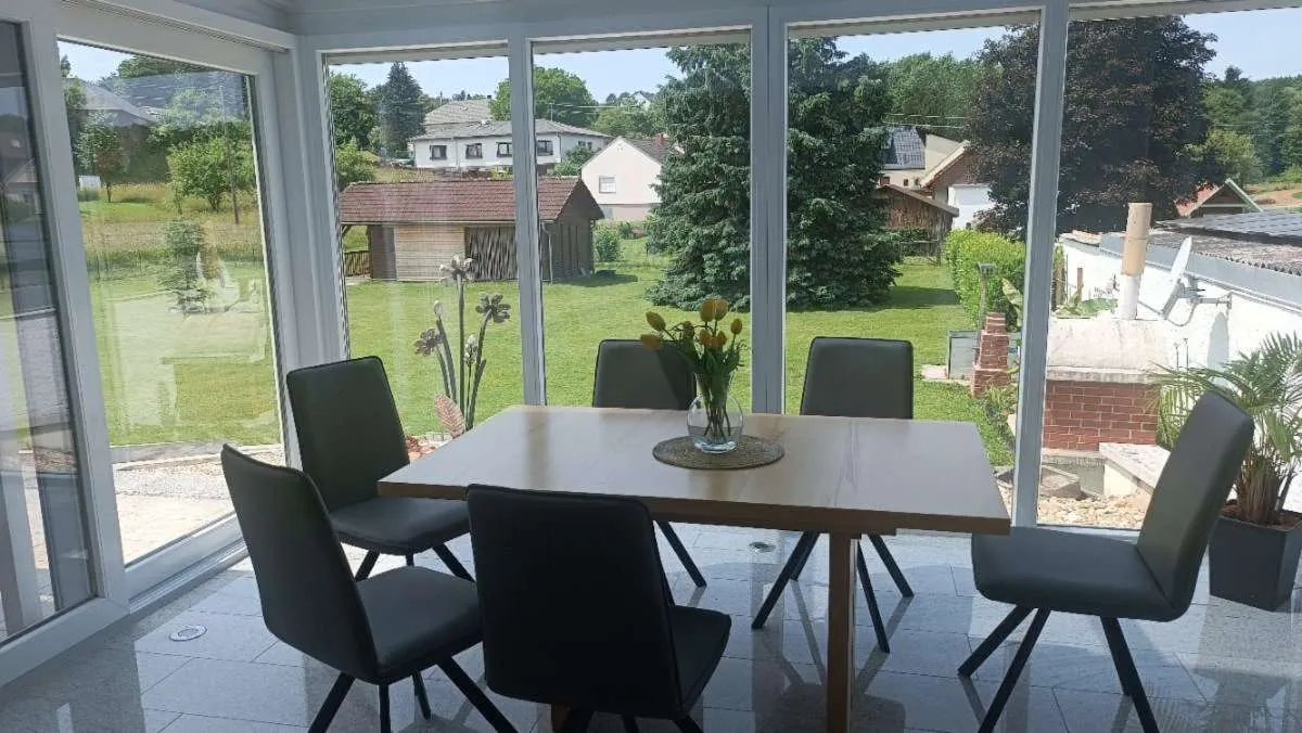 Neu am Markt: Luxuriöses Doppelhaus mit bezauberndem Flair und riesigem Grundstück in Bestlage - Ansicht 3