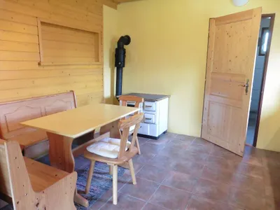 4-Zimmer-Haus mieten in Hollabrunn – 120 m², € 1.250 – Bild 5 von 10