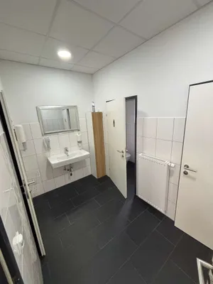 7-Zimmer-Gewerbeimmobilie mieten in Graz – 313 m², € 3.990 – Bild 9 von 15