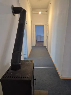 7-Zimmer-Wohnung mieten in Wien – 210 m², € 800 – Bild 1 von 24