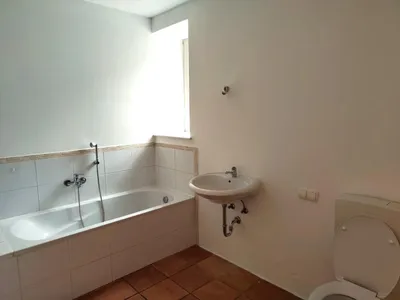 5-Zimmer-Haus mieten in Sankt Pölten – 200 m², € 1.950 – Bild 3 von 12