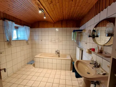 9-Zimmer-Gewerbeimmobilie kaufen in Vöcklabruck – 160 m², € 430.000 – Bild 16 von 20