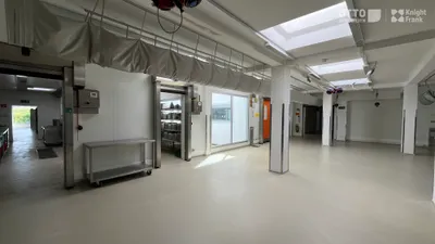 Gewerbeimmobilie mieten in Bruck an der Leitha – 2 123 m²