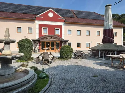 Gewerbeimmobilie mieten in Amstetten – 300 m², € 3.000 – Bild 1 von 7