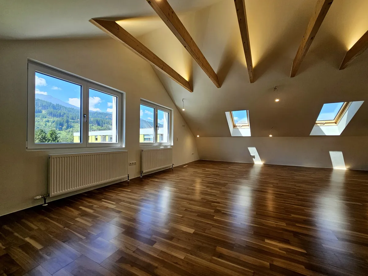 Sanierte Dachgeschoßwohnung in ruhiger Lage mit Weitblick - Ansicht 3