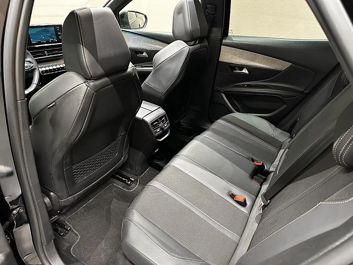 Peugeot 3008 1.2 PureTech 130 GT (EURO 6d) – Bild 14