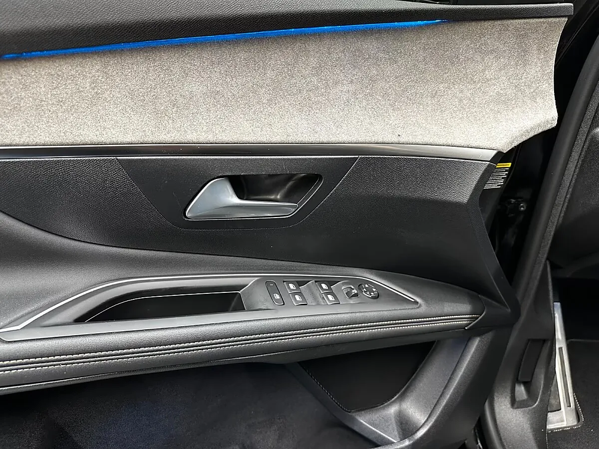 Peugeot 3008 1.2 PureTech 130 GT (EURO 6d) – Bild 13
