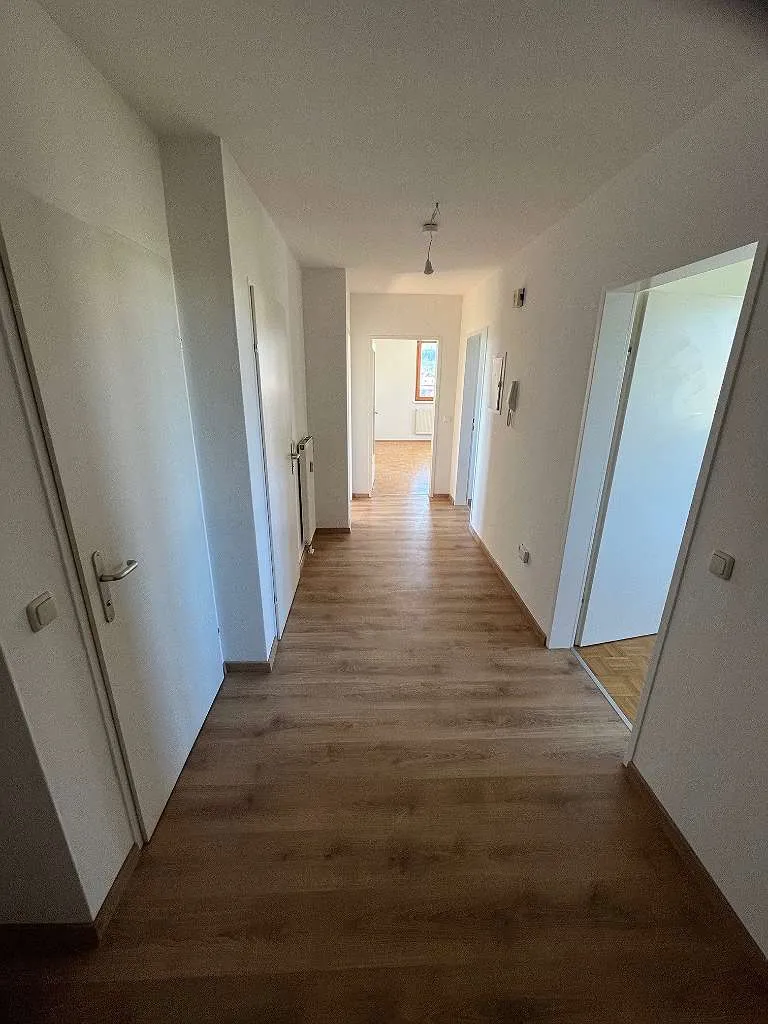 Gut aufgeteilte 4-Zimmer-Wohnung mit Balkon und Carportparkplatz - geförderte Miete ODER geförderte Miete mit Kaufoption - 4 Zimmer - Ansicht 3