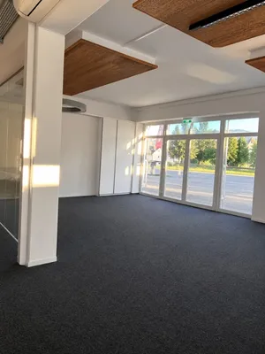 4-Zimmer-Gewerbeimmobilie mieten in Salzburg-Umgebung – 168 m², € 1.800